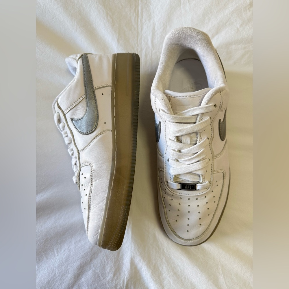 Nike | Men’s 8 | Air Force 1 '07 PRM White Metallic Silver Sneakers